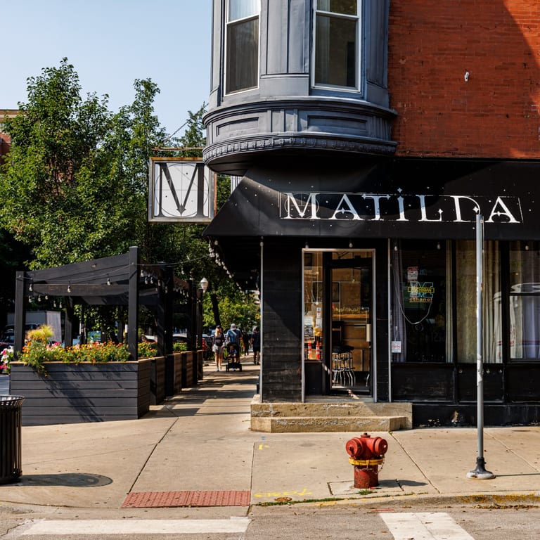Chicago’s Hidden Gem for Great Food & Good Times