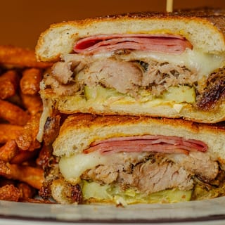 EL CUBANO