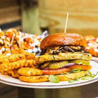 TAVERN VEGGIE BURGER